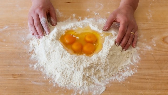 cooking-school-09.uova e farina.