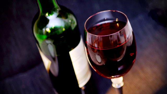 /img/tours-culinary/cover02/wine-541922_calice vino rosso_640x360.jpg