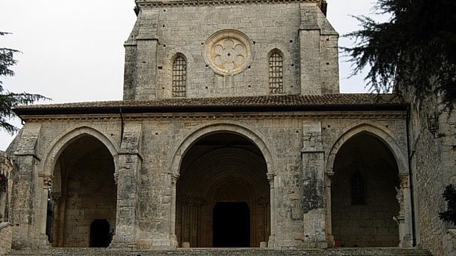 /img/tours-full-day-excursions/Casamari Abbey.jpg
