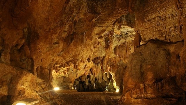 /img/tours-full-day-excursions/The Pastena Caves.jpg